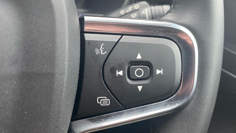 Volvo XC40 2.0 B3P Plus Dark 5dr Auto Petrol Estate